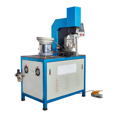 Goede prijs Automatische rivetmachine voor kookgerei van aluminium Hydraulische pers online