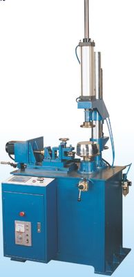 Goede prijs Oppoetsend van de de roestverwijdering van het machine Buiten rond draadtrekken van de de spiegelmachine Automatisch het metaalroestvrij staal online