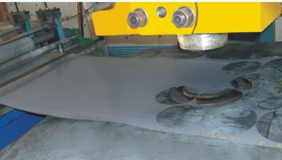 Hoog efficiënte NC-feeder met LCD-scherm perforatie machine snijmachine voor het polijsten machine metaalwaren