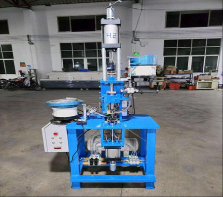 Automatische riveter voor glazen deksel riveting ventilatie plug nagel