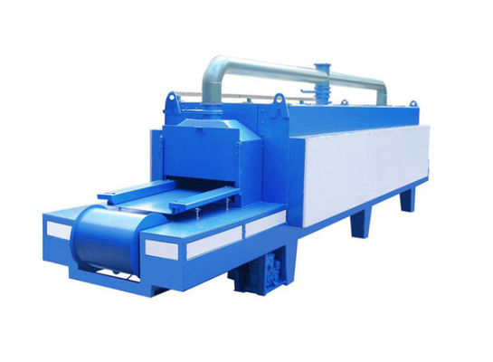 Fabriek voor machines voor de warmtebehandeling van banden met een continu mesh