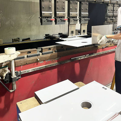 Geavanceerde besturingssystemen 201 en 316L Dual-Grade CNC-buigmachine van roestvrij staal voor handgemaakte gootstenen