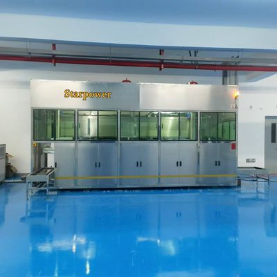 Industriële reinigings- en droogapparatuur met ultrasone technologie voor complexe metalen onderdelen