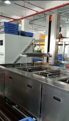 Industriële reinigings- en droogapparatuur met ultrasone technologie voor complexe metalen onderdelen