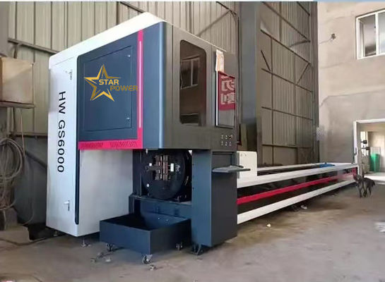 Grote, krachtige, 3 kW precieze CNC-lasersnijmachine voor het snijden van platen van metaal voor meubels, mechanica, lucht- en ruimtevaart en elektronica