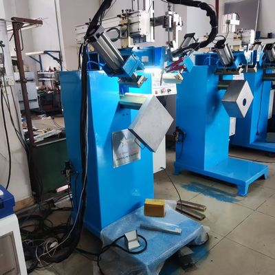 Makkelijk te bedienen en aanpasbare lasparameters, ronde hoek CNC-lasmachine