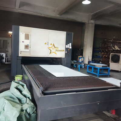 Multifunctioneel, met een volledige scène-toepassing, lasersnijmachine met een hoog vermogen voor kookgereiproductielijn