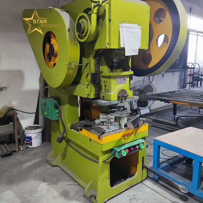 Stansbuigmachine voor de productie en verwerking van keukensink