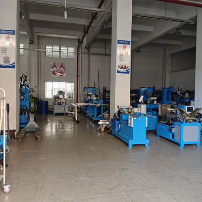 De gehele automatische handmatige productielijn is geïntegreerd
