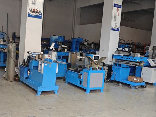 De gehele automatische handmatige productielijn is geïntegreerd