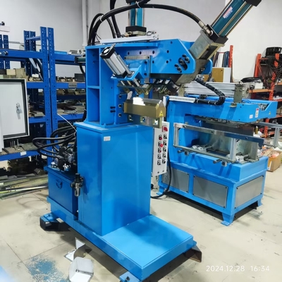 2 - in - Een Geïntegreerde Persboog & Hoekmachine (380V, 2.3KW, PLC-besturing)