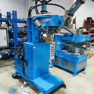 2 - in - Een Geïntegreerde Persboog & Hoekmachine (380V, 2.3KW, PLC-besturing)