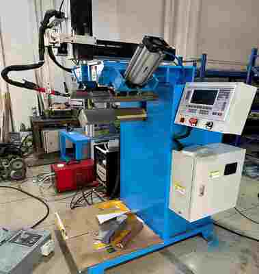 CNC-lasmachine voor verticale naden en onderhoeken - Speciale lasmachine